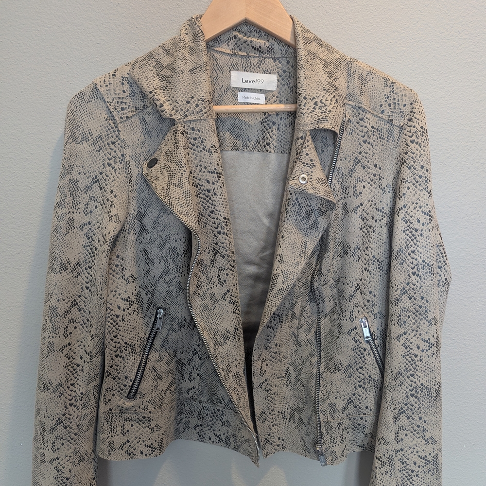 Level 99 Women's Snake Print Leather Jacket - Gray